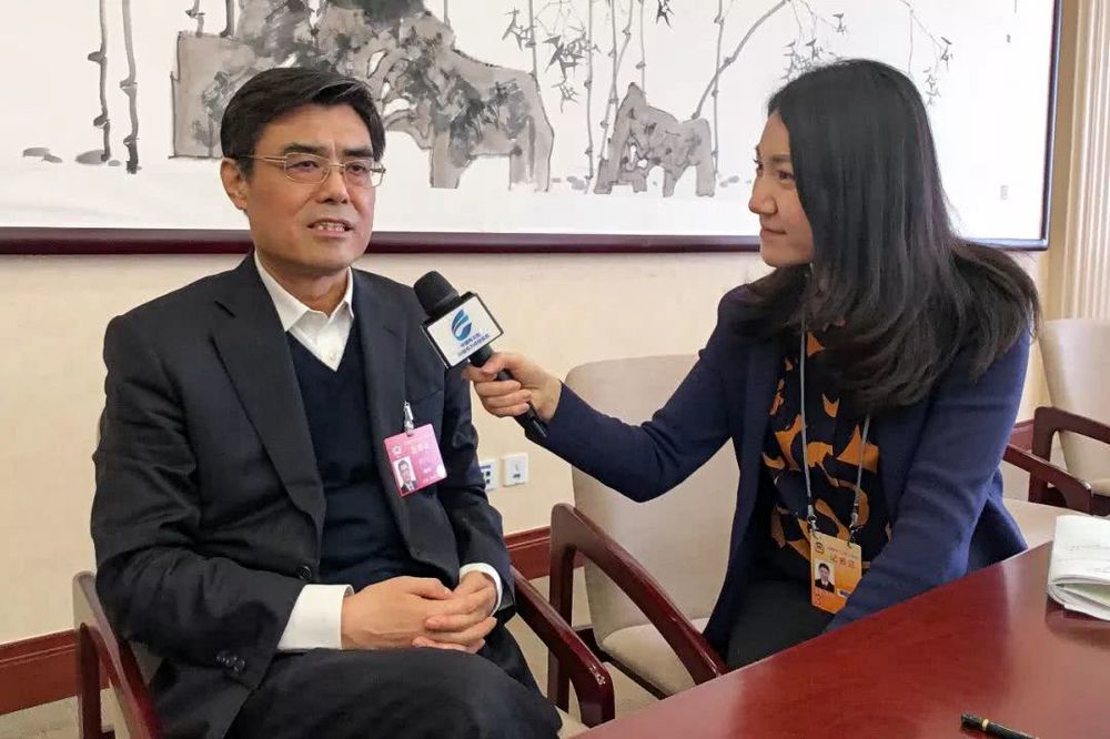 當(dāng)好能源轉(zhuǎn)型與清潔發(fā)展排頭兵——訪全國政協(xié)委員，中國華能集團(tuán)有限公司董事長、黨組書記舒印彪