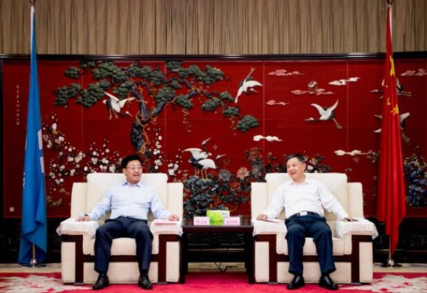 溫樞剛會(huì)見云南能投集團(tuán)黨委書記、董事長段文泉