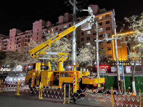 烏海電業(yè)局配電帶電作業(yè)處：堅守蒙電責(zé)任，勇戰(zhàn)寒潮
