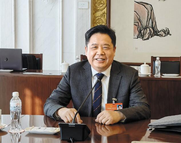 加快能源技術創(chuàng)新 促進成果轉化——訪全國人大代表、中國科學院寧波材料技術與工程研究所所長黃政仁