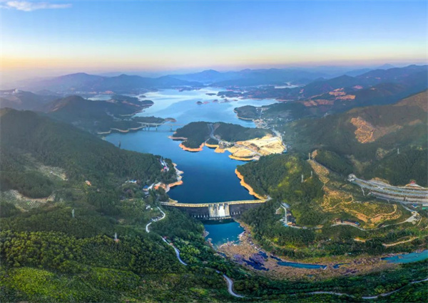 華電福建公司不負(fù)春光趕秋實(shí)，“雙碳”路上奮楫行