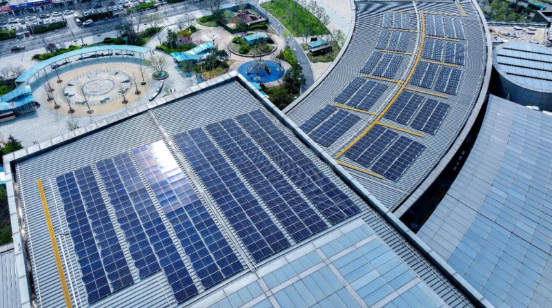 1.2MW！山東商業(yè)綜合體屋頂光伏發(fā)電項目并網(wǎng)發(fā)電