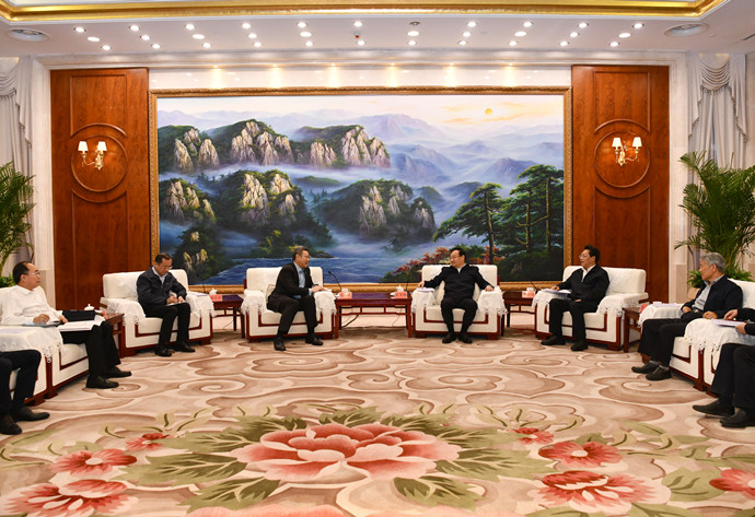 國家電投董事長、黨組書記錢智民拜會(huì)寧夏回族自治區(qū)主要領(lǐng)導(dǎo)