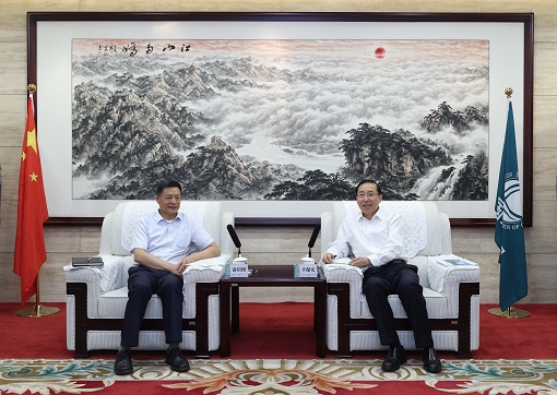 國家電網(wǎng)有限公司董事長、黨組書記辛保安與東方電氣集團董事長俞培根會談