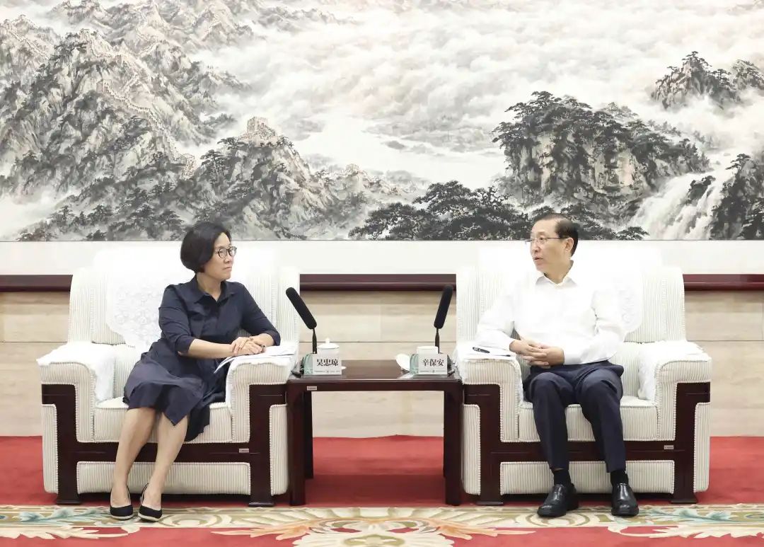 國家電網(wǎng)董事長、黨組書記辛保安與江西省委副書記、贛州市委書記吳忠瓊會談