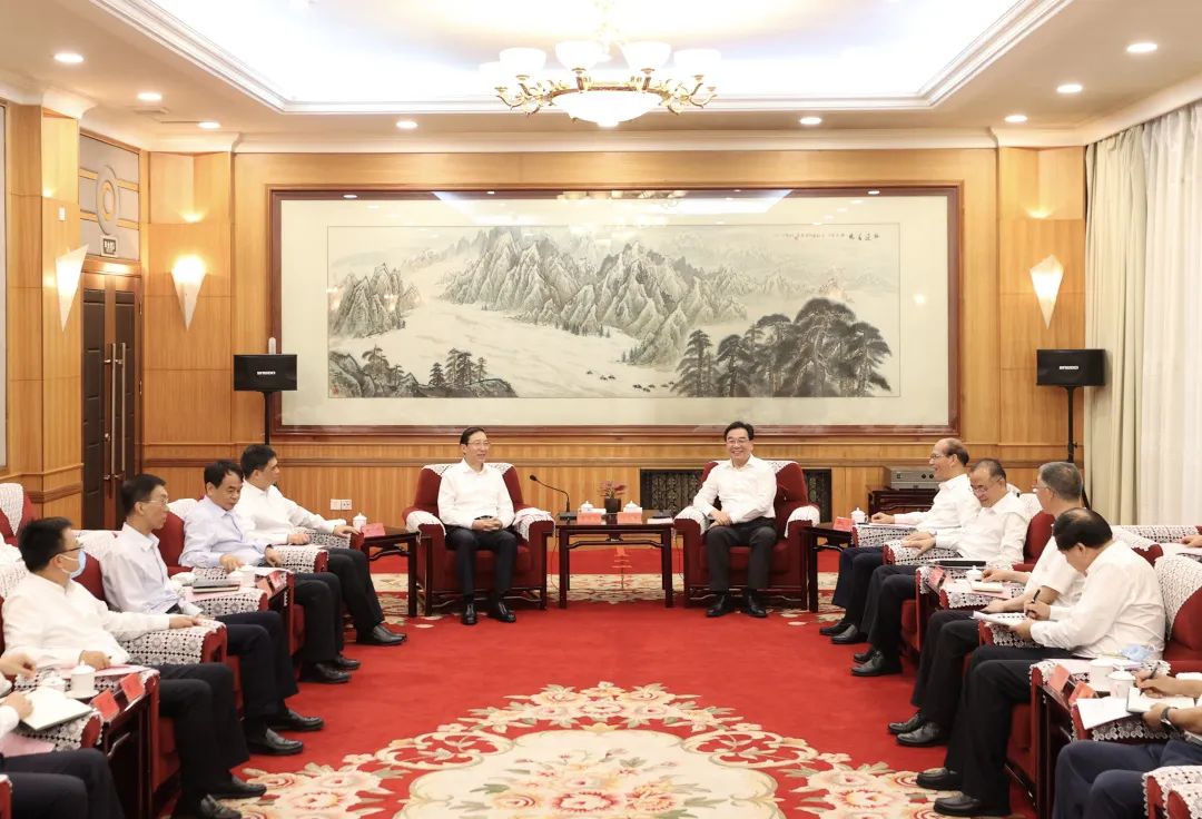 國家電網(wǎng)董事長、黨組書記辛保安與青海省委書記信長星、省長吳曉軍會談