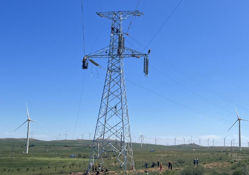 220千伏海春線(xiàn)、中海油化德風(fēng)電場(chǎng)35千伏集電線(xiàn)路順利改造完成