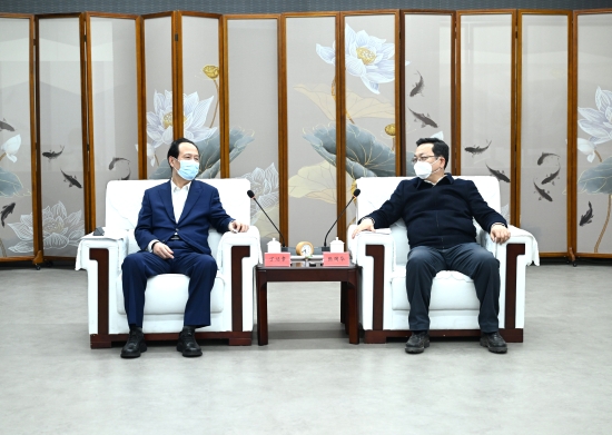 丁焰章與雄安新區(qū)黨工委書(shū)記、管委會(huì)主任張國(guó)華會(huì)談