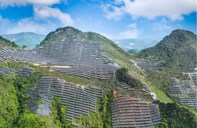 全國首例！吉電股份“大容量、高坡度”集中式山地光伏項目并網(wǎng)