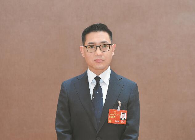推動清潔能源發(fā)展 促進(jìn)綠色低碳轉(zhuǎn)型——訪全國人大代表、河北寶信物流有限公司總經(jīng)理