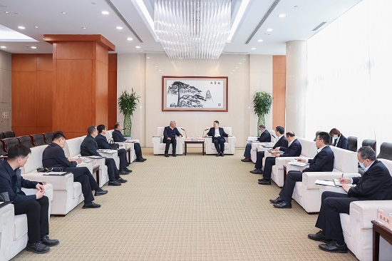 華能集團黨組書記溫樞剛會見青海省委常委、海東市委書記烏拉孜別克·熱蘇力汗