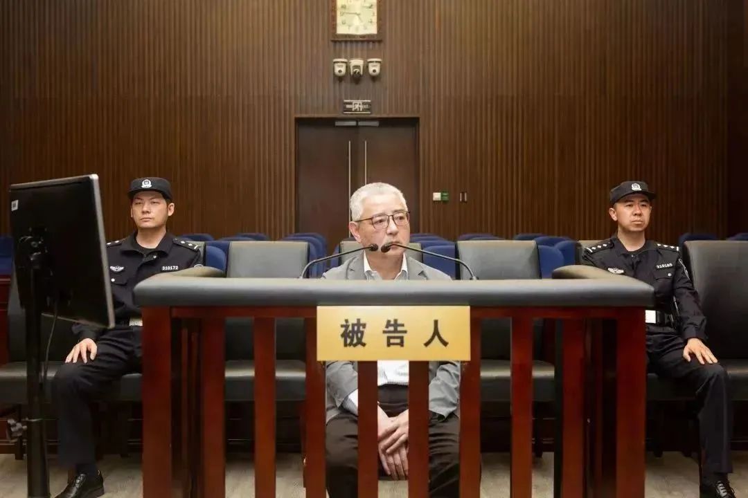 被控受賄1.56億，原上海電氣集團股份有限公司總裁、董事長鄭建華受審