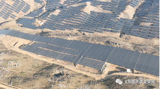 安泰科柔性太陽能光伏支架助力全國海拔最高、坡度最大光伏項目