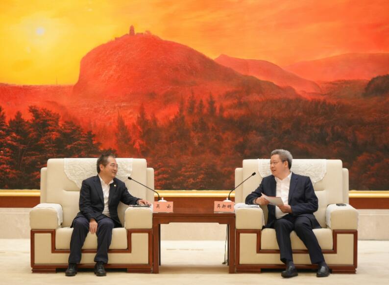 中國(guó)能建黨委常委、副總經(jīng)理吳云與南通市委書記、市長(zhǎng)吳新明會(huì)談