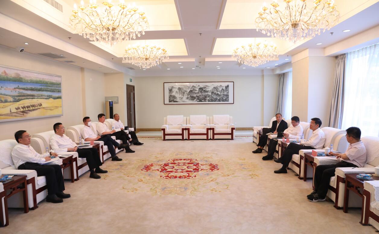 國家電投副總經理、黨組成員徐樹彪與內蒙古自治區(qū)黨委常委、常務副主席黃志強舉行會談