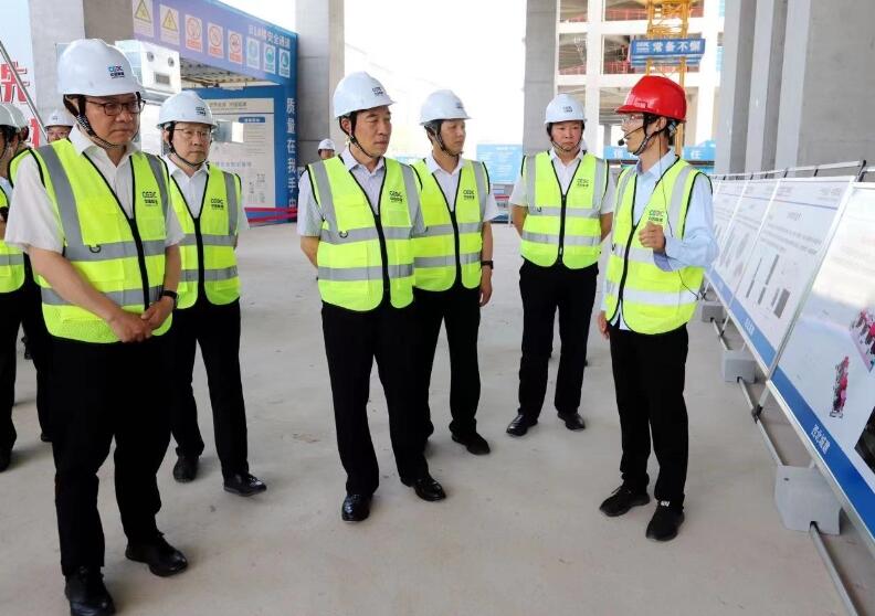 中國能建黨委副書記、總經(jīng)理孫洪水到西北城建未來廣場A區(qū)項目開展安全生產(chǎn)督導(dǎo)