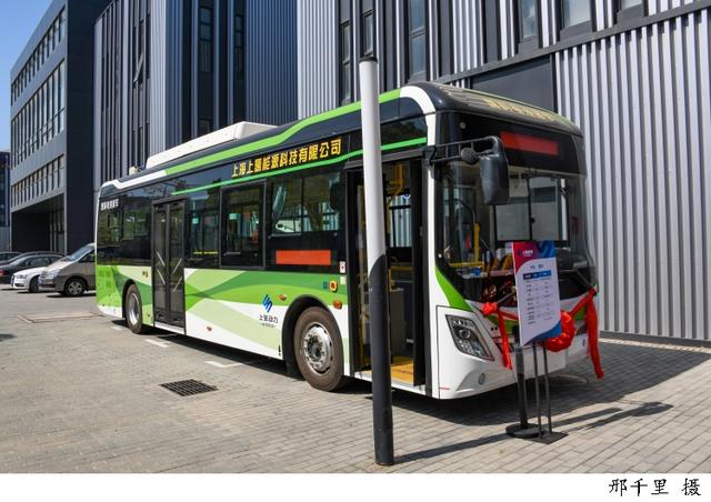 到2025年力爭(zhēng)發(fā)展燃料電池汽車超過10000輛，《上海交通領(lǐng)域氫能推廣應(yīng)用方案》發(fā)布