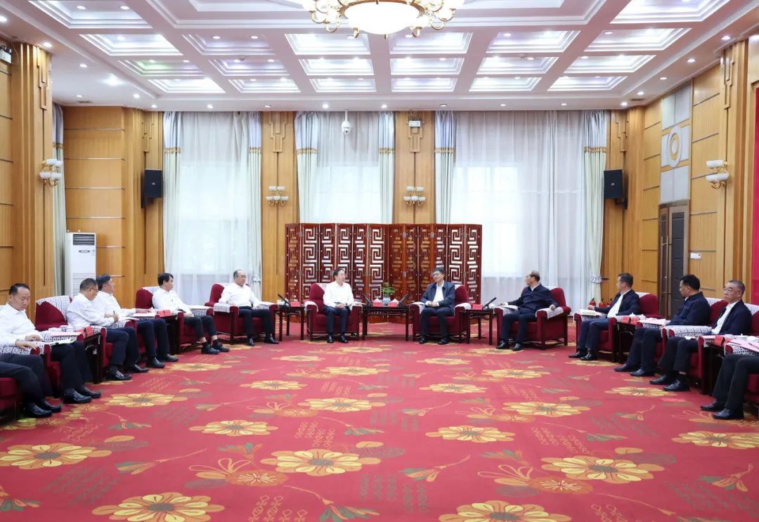 國家電網(wǎng)公司董事長、黨組書辛保安會見青海省委書記陳剛、省長吳曉軍、省政協(xié)主席公保扎西