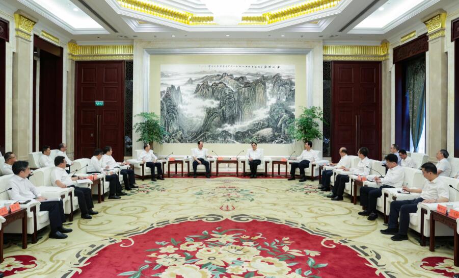 中國電建黨委書記、董事長丁焰章拜會貴州省委書記徐麟、省長李炳軍