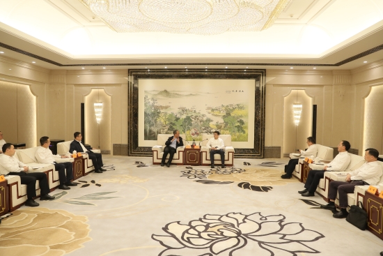 中國電建黨委副書記、總經(jīng)理王斌與江蘇省委常委、蘇州市委書記曹路寶舉行會談