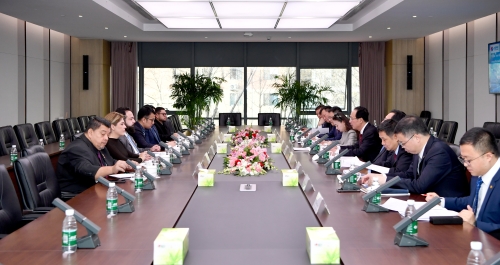 中國電建黨委書記、董事長丁焰章同洪都拉斯國會(huì)主席雷東多舉行會(huì)談