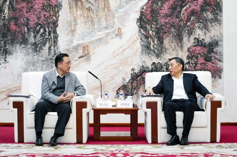 中國(guó)能建黨委書記、董事長(zhǎng)宋海良與華夏銀行黨委書記、董事長(zhǎng)李民吉會(huì)談
