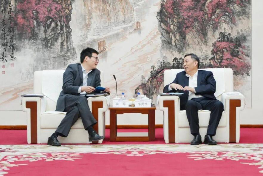 中國(guó)能建黨委書記、董事長(zhǎng)宋海良與上海電氣集團(tuán)黨委書記、董事長(zhǎng)吳磊會(huì)談