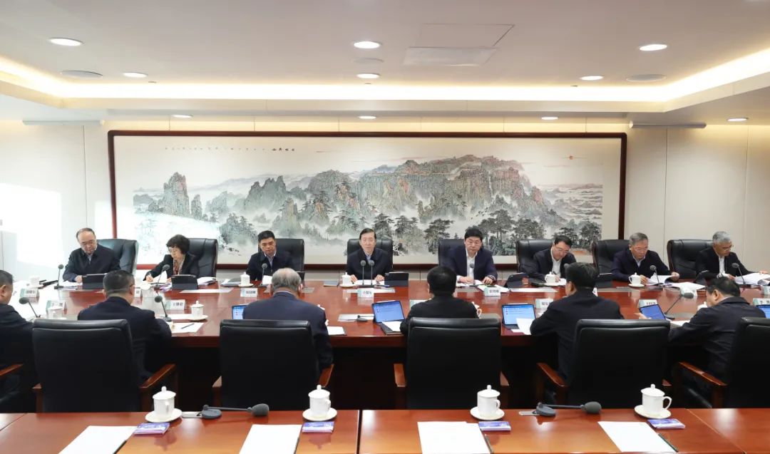國家電網(wǎng)公司領(lǐng)導(dǎo)班子和專職助理、總師、副總師2024年調(diào)研座談會召開