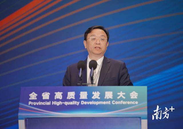 王傳福：新能源汽車發(fā)展只會(huì)快跑，不給喘口氣機(jī)會(huì)