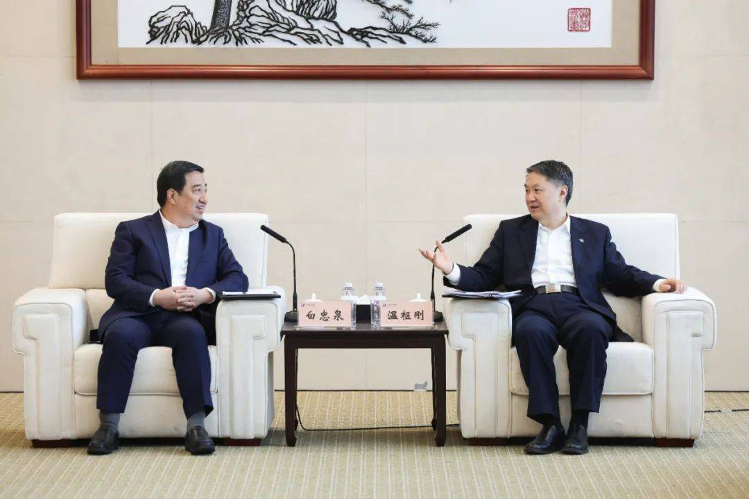 中國電氣裝備董事長白忠泉、總經理周群拜訪中國華能董事長溫樞剛