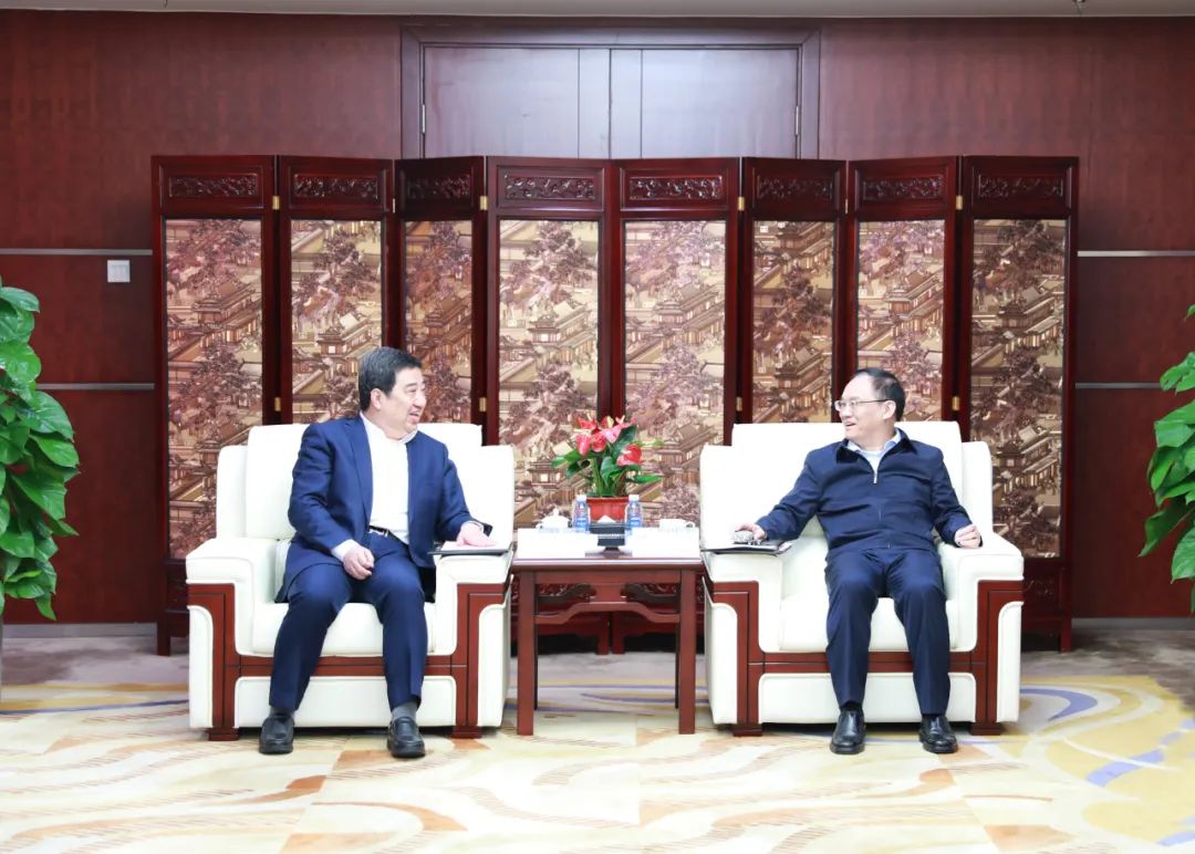 中國(guó)電氣裝備白忠泉董事長(zhǎng)、周群總經(jīng)理拜訪中鋁集團(tuán)董事長(zhǎng)段向東、總經(jīng)理王石磊