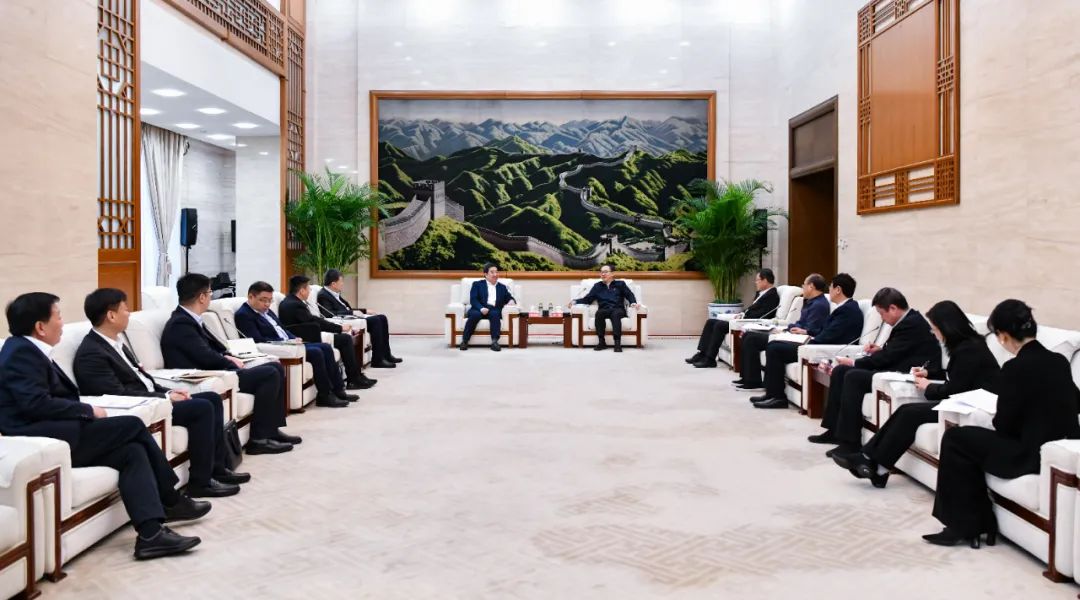 中國(guó)電氣裝備白忠泉董事長(zhǎng)、周群總經(jīng)理拜訪中國(guó)大唐董事長(zhǎng)鄒磊