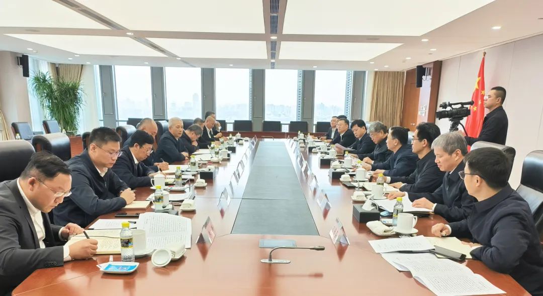 中國(guó)一重董事長(zhǎng)徐鵬一行拜訪(fǎng)國(guó)家能源集團(tuán)黨組書(shū)記、董事長(zhǎng)劉國(guó)躍