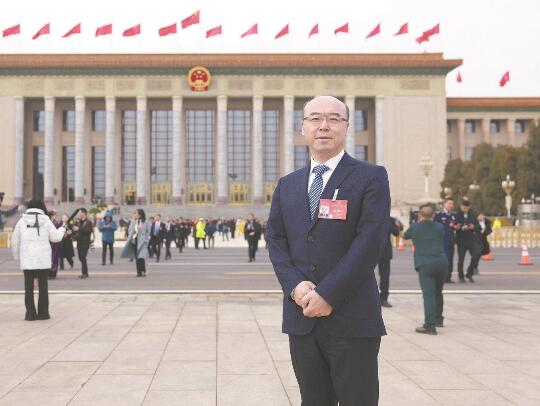 【兩會(huì)好聲音】全國(guó)人大代表，國(guó)網(wǎng)山東公司董事長(zhǎng)、黨委書記 王志偉：推動(dòng)新能源高質(zhì)量發(fā)展 助力美麗中國(guó)建設(shè)