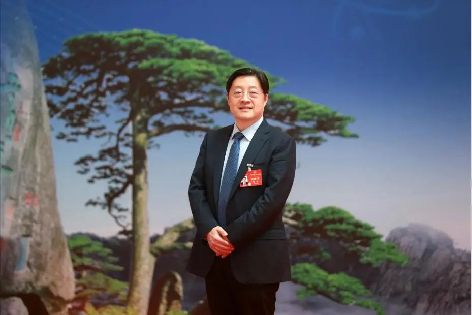 【兩會(huì)好聲音】全國(guó)人大代表、國(guó)網(wǎng)安徽電力董事長(zhǎng)楊勇：為推動(dòng)可再生能源高質(zhì)量發(fā)展提供法治保障