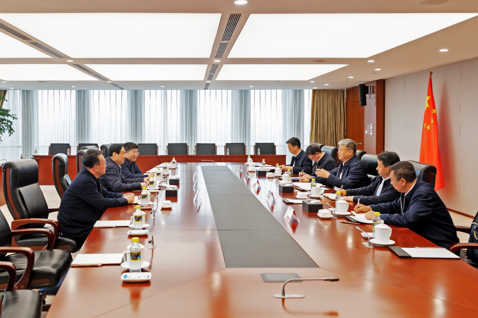 國家能源集團(tuán)黨組書記、董事長劉國躍會(huì)見陜西省政協(xié)副主席、榆林市委書記張曉光