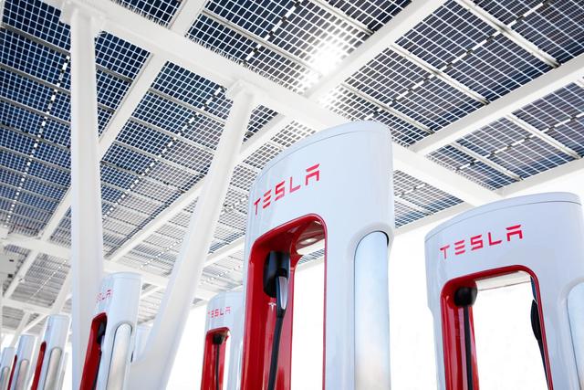 特斯拉將在佛羅里達州建全球最大超級充電站，提供超200個充電樁