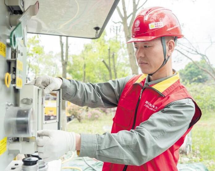 賀彪：星城萬家燈火，“帶電護(hù)衛(wèi)”用心守候