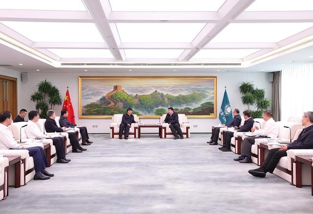 國(guó)家電網(wǎng)董事長(zhǎng)、黨組書記張智剛董事長(zhǎng)與三峽集團(tuán)董事長(zhǎng)劉偉平、總經(jīng)理韓君會(huì)談