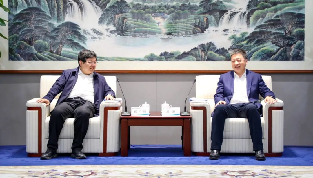 中國電氣裝備黨委副書記、總經(jīng)理周群會見濟南市副市長任廣鋒
