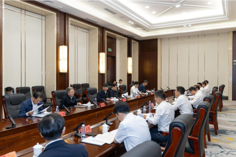 劉偉平、韓君調(diào)研三峽集團(tuán)內(nèi)蒙古區(qū)域工作