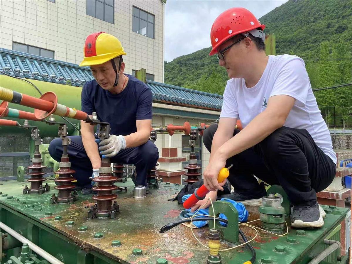 黃石市王英電廠發(fā)電泄洪調(diào)峰，騰出庫容1200萬立方米