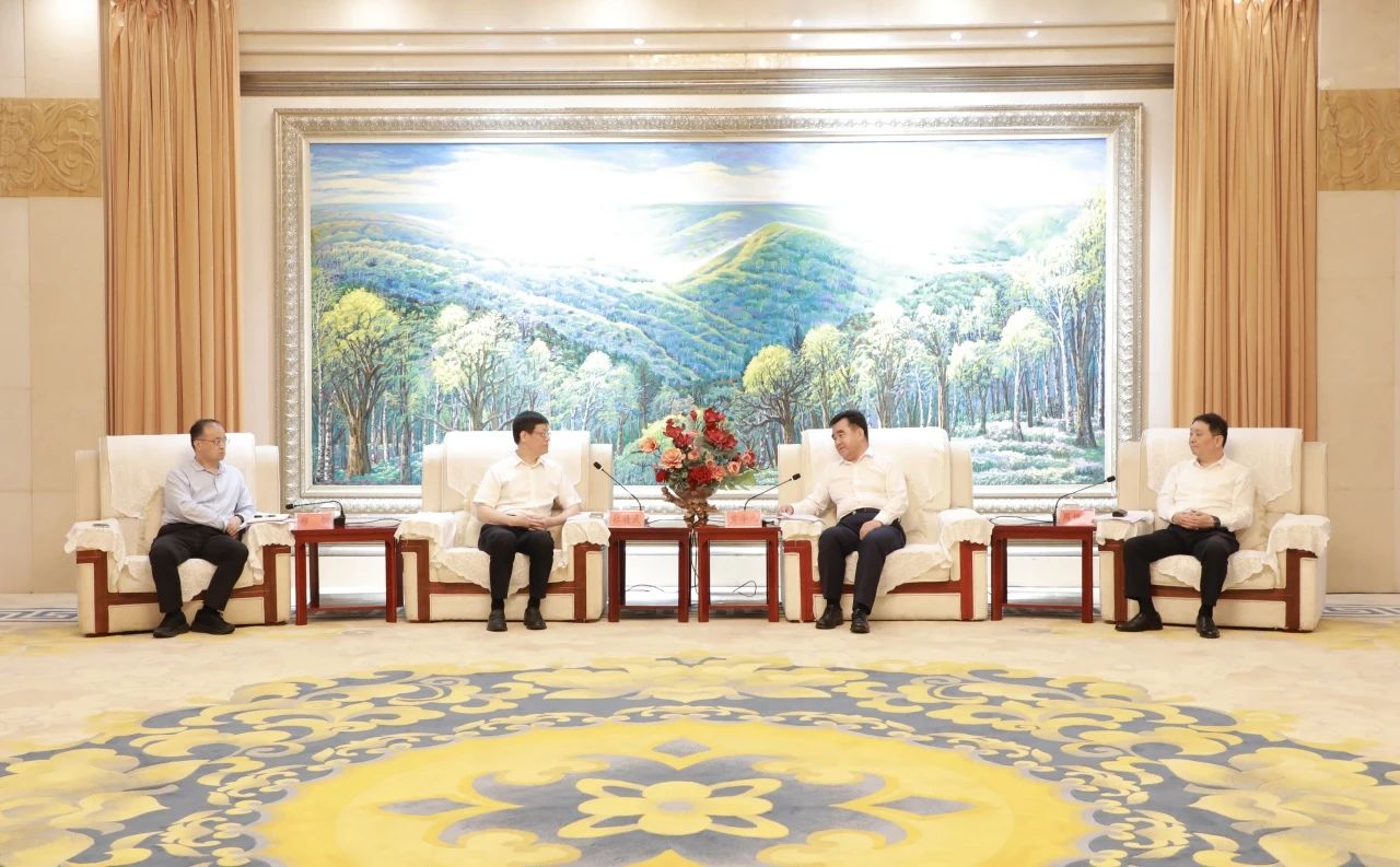 華電煤業(yè)黨委書記、董事長(zhǎng)杜將武拜會(huì)慶陽(yáng)市委書記黃澤元