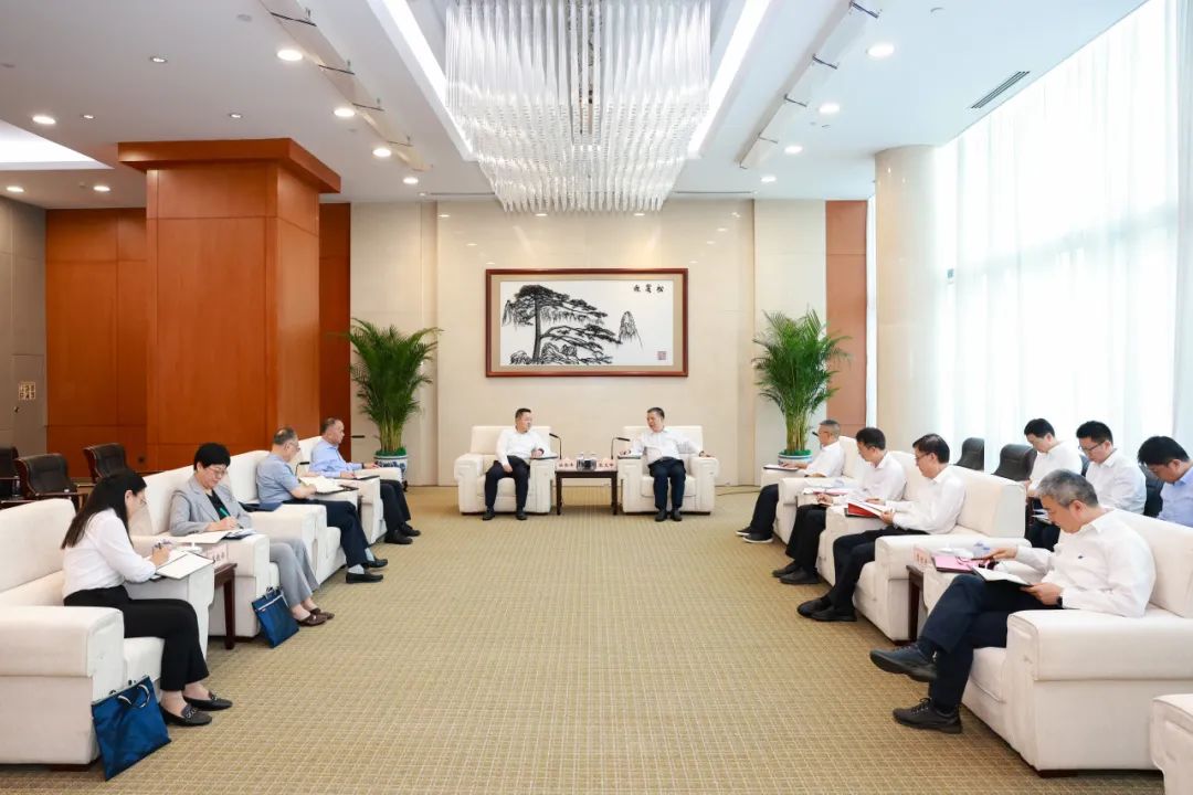 華能集團(tuán)公司總經(jīng)理張文峰會(huì)見中國國新董事長徐思偉、總經(jīng)理莫德旺