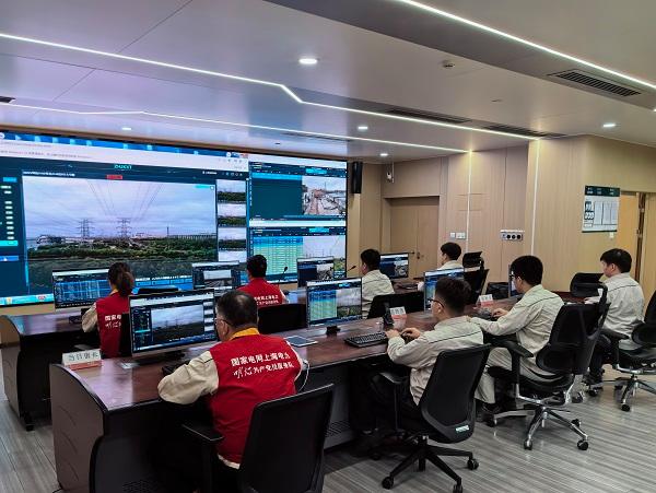 國網上海超高壓公司全力迎戰(zhàn)臺風“普拉?！?全力確保城市主電網安全穩(wěn)定運行