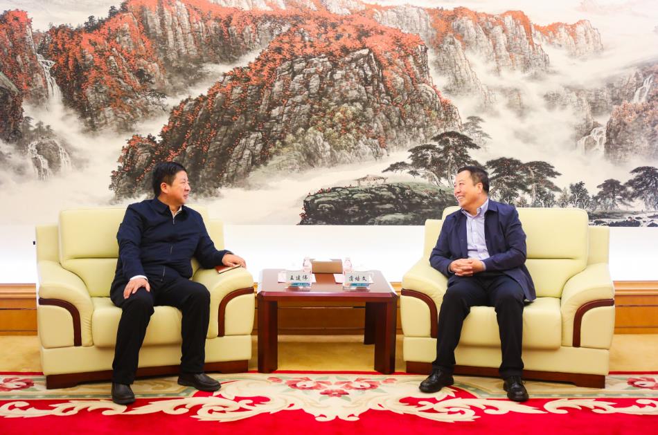 大唐甘肅公司黨委書記、董事長(zhǎng)王建偉與甘肅電投集團(tuán)黨委書記、董事長(zhǎng)蒲培文會(huì)談