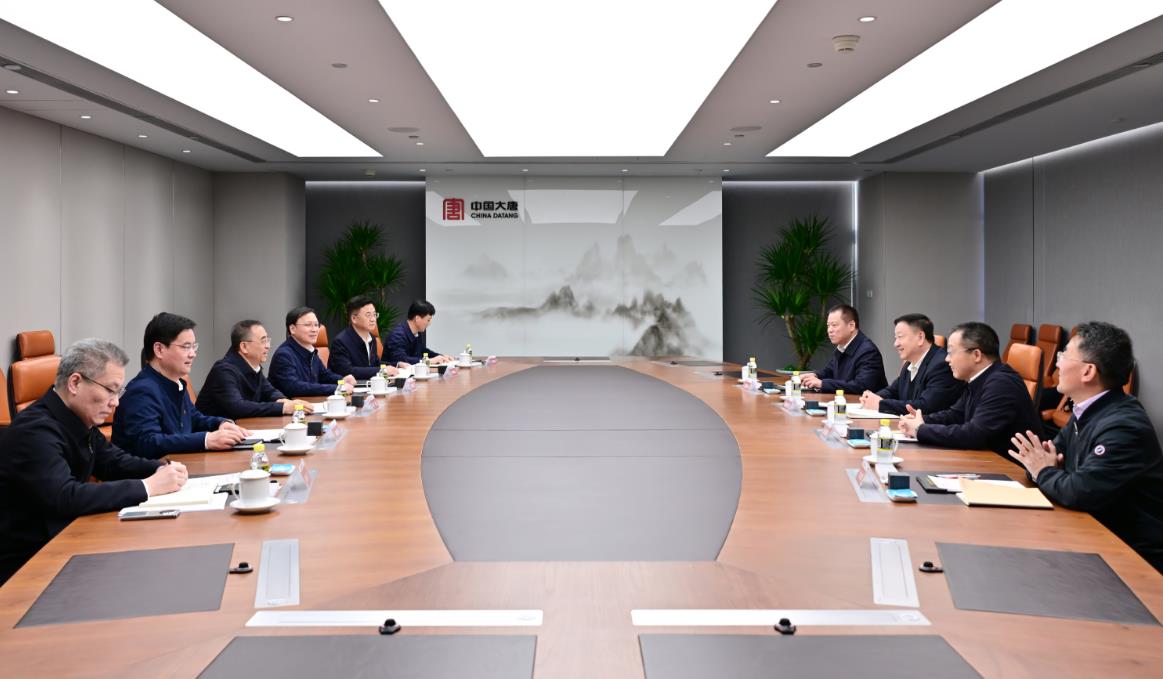 中國(guó)大唐董事長(zhǎng)鄒磊、總經(jīng)理張傳江與中廣核董事長(zhǎng)楊長(zhǎng)利、總經(jīng)理高立剛會(huì)談