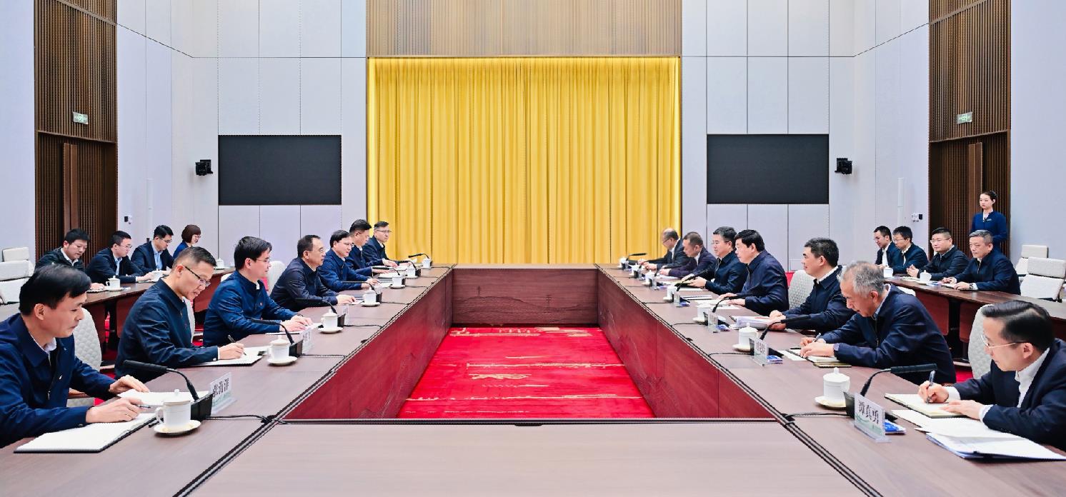 中國大唐集團(tuán)董事長鄒磊、總經(jīng)理張傳江與國家電網(wǎng)董事長張智剛、總經(jīng)理龐驍剛會談