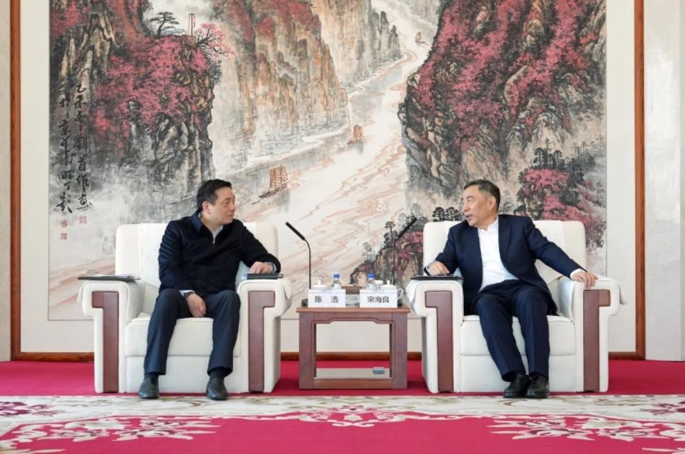 中國(guó)能建黨委書記、董事長(zhǎng)宋海良與湖州市委書記陳浩會(huì)談