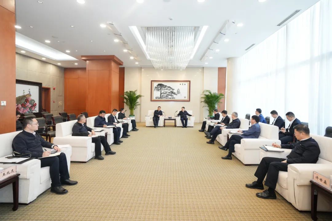 華能集團董事長溫樞剛、總經(jīng)理張文峰會見哈電集團董事長曹志安、總經(jīng)理黃偉